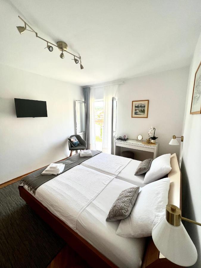 Hvar Deluxe Rooms フヴァル エクステリア 写真