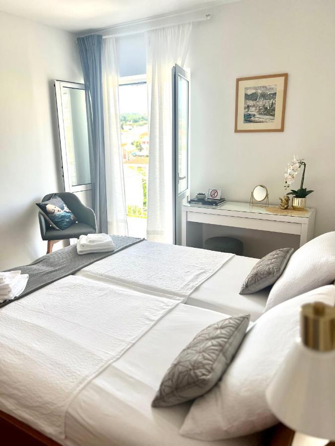 Hvar Deluxe Rooms フヴァル エクステリア 写真